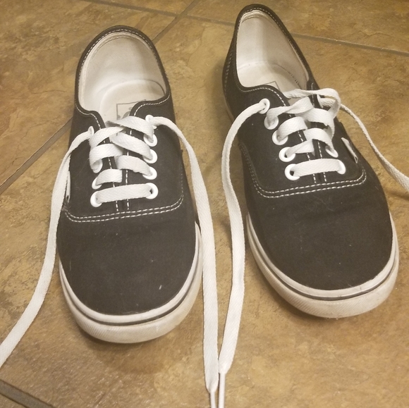 vans authentic style